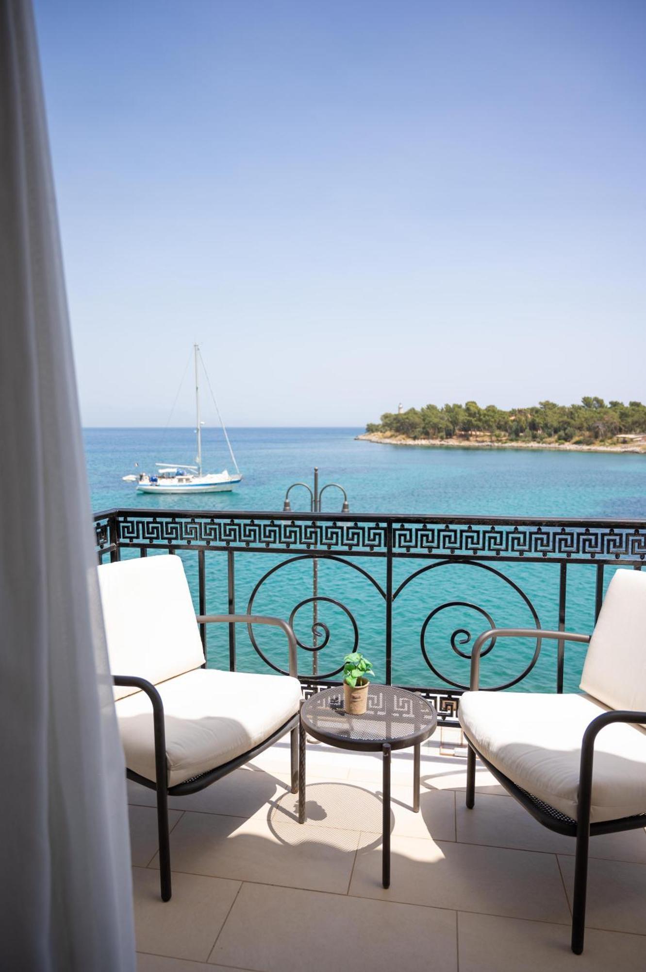 La Boheme Hotel Gytheio Exteriör bild